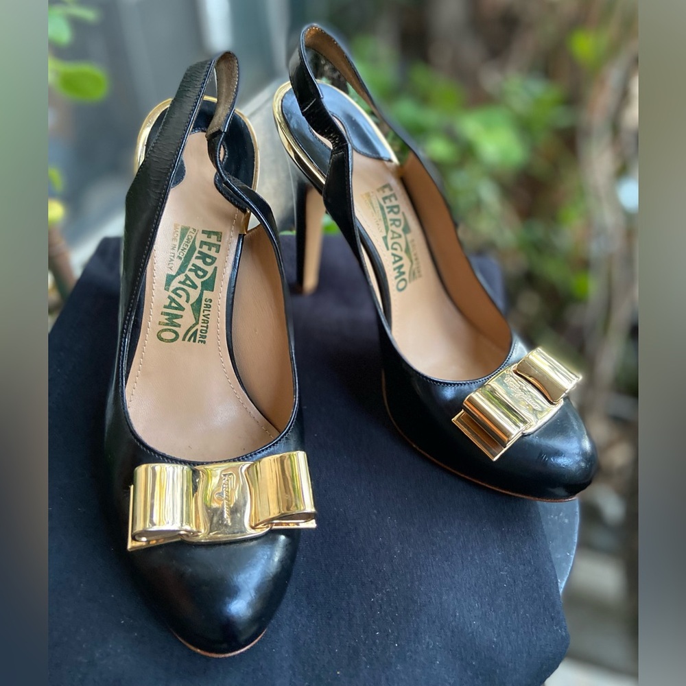 Vintage Salvatore Ferragamo Sling Nappa Solidea Calf.